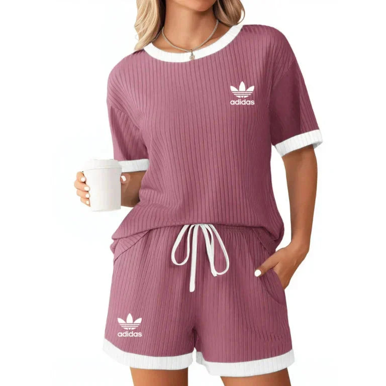 Elegante completo da donna - Top chic e pantaloncini